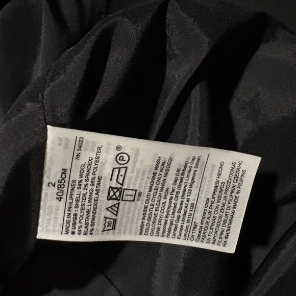 Banana Republic Black Pencil Skirt with Slit - Picture 5 of 5